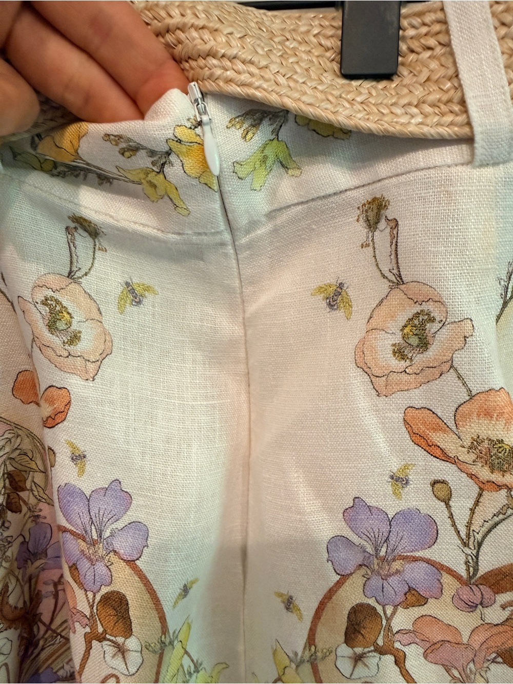 Zimmermann Linen Shorts, Size 2 - Picture 8 of 9
